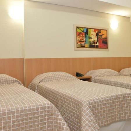 Lotus Hotel - A 6 Km Do Santuario De Aparecida-Sp กวาราชินเกตา ภายนอก รูปภาพ