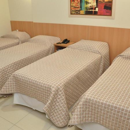 Lotus Hotel - A 6 Km Do Santuario De Aparecida-Sp กวาราชินเกตา ภายนอก รูปภาพ