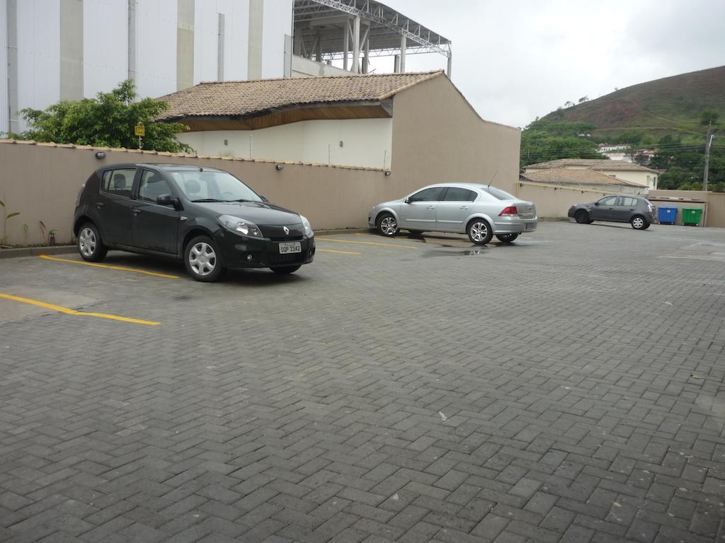 Lotus Hotel - A 6 Km Do Santuario De Aparecida-Sp กวาราชินเกตา ภายนอก รูปภาพ