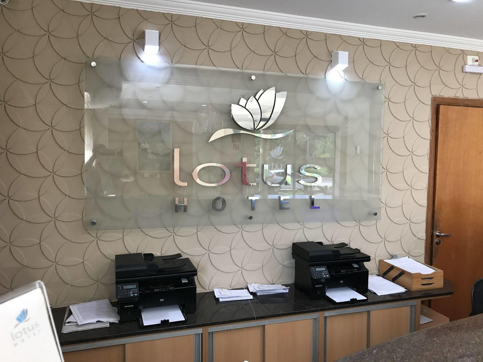 Lotus Hotel - A 6 Km Do Santuario De Aparecida-Sp กวาราชินเกตา ภายนอก รูปภาพ