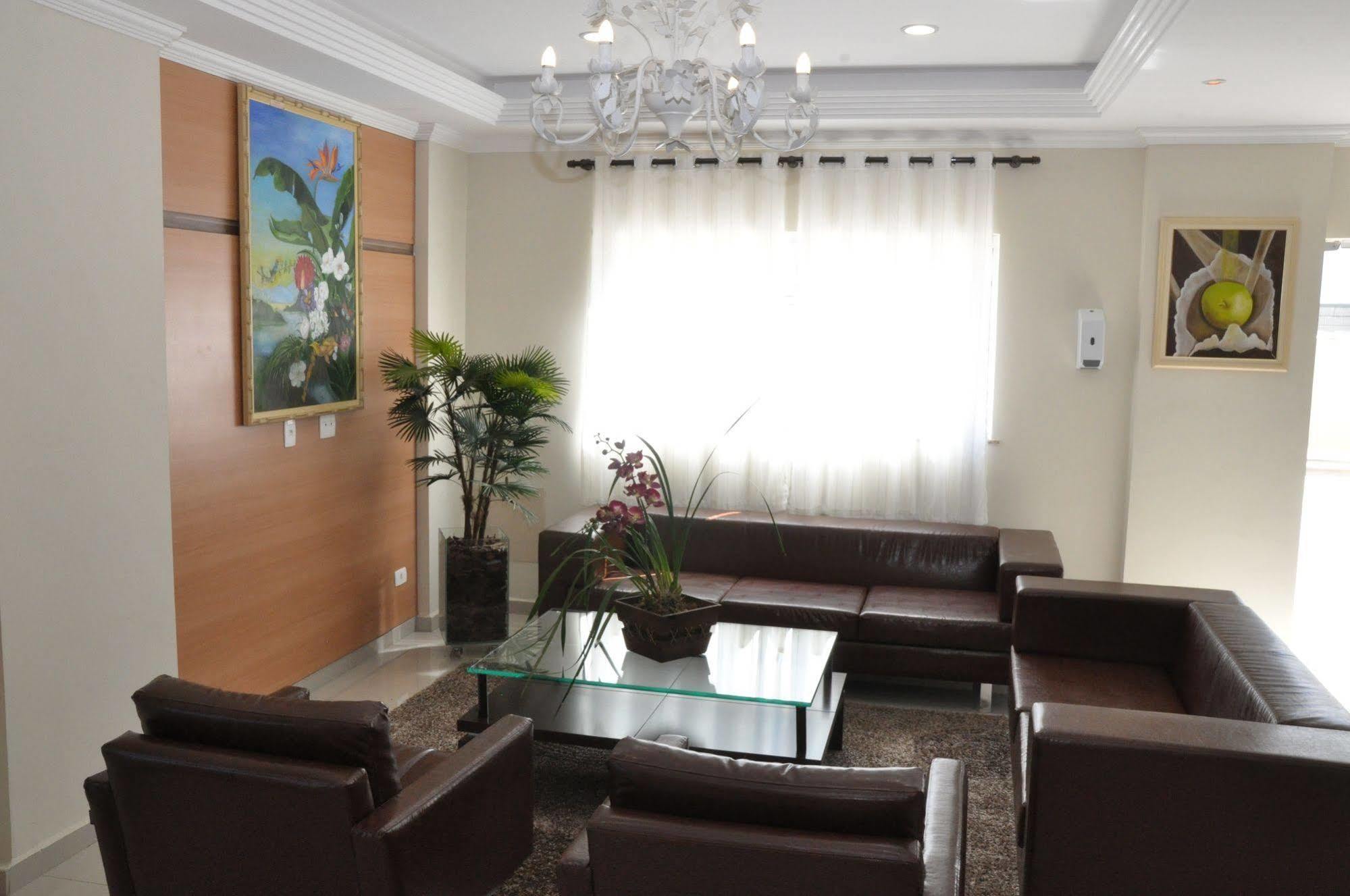 Lotus Hotel - A 6 Km Do Santuario De Aparecida-Sp กวาราชินเกตา ภายนอก รูปภาพ